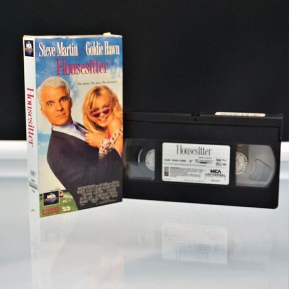 HOUSESITTER 1992 VHS Tape Steve Martin Goldie Hawn Video Universal MCA - Picture 2 of 4